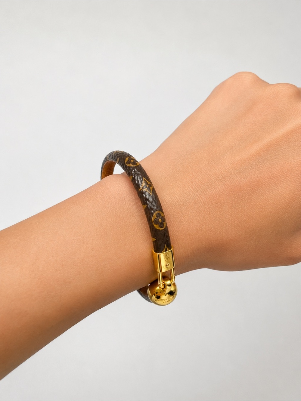 Louis Vuitton Monogram Brown & Gold Key/Card Holder Loop